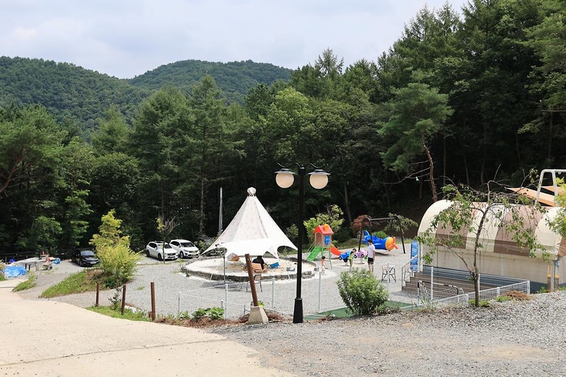 푸르른 캠핑장 시설 사진 12